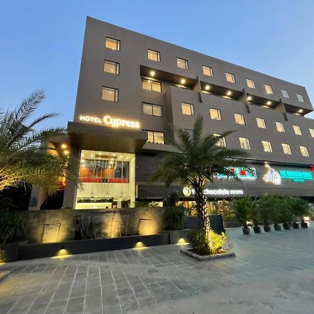 Hotel Cypress Nadiad Exterior photo