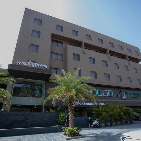 Hotel Cypress Nadiad Exterior photo