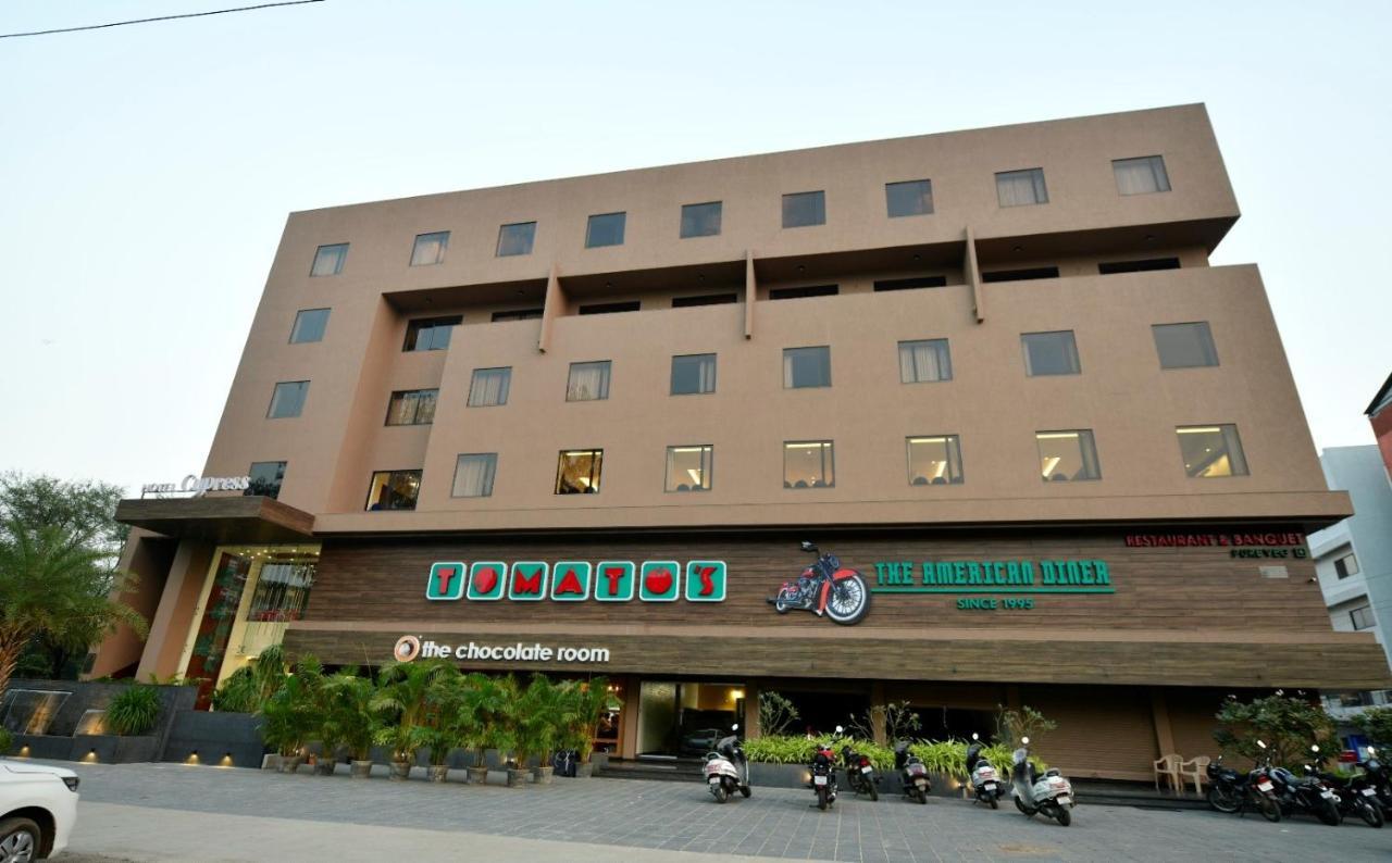 Hotel Cypress Nadiad Exterior photo