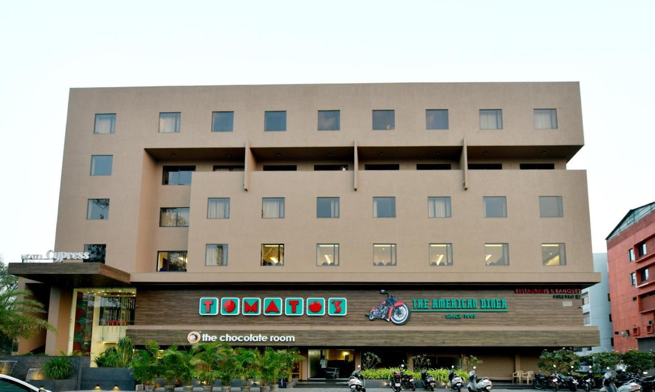 Hotel Cypress Nadiad Exterior photo