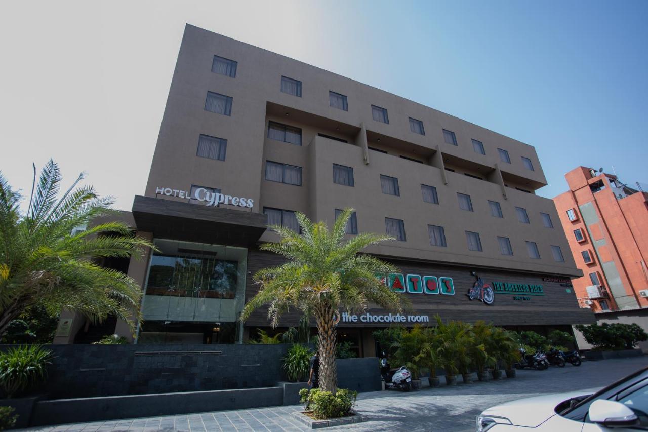 Hotel Cypress Nadiad Exterior photo